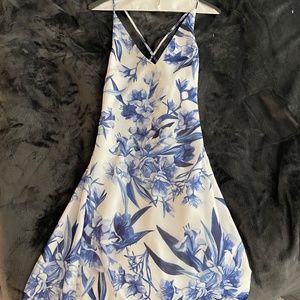 Fame & Partners Blue and White Floral Formal Dress